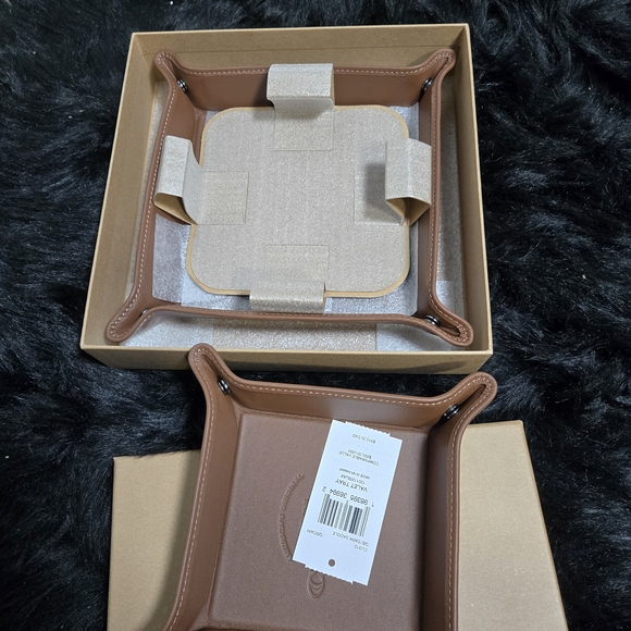 Coach Dark Saddle Leather Valet Tray - Picture 4 of 5